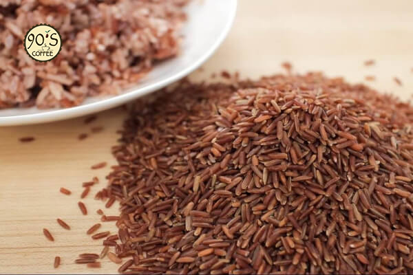 Sử dụng gạo lứt giúp giảm cholesterol xấu.