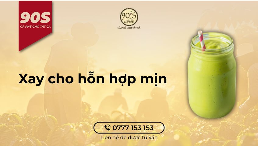Xay hỗn hợp bơ, đá, sữa đặc, sữa tươi và đá viên