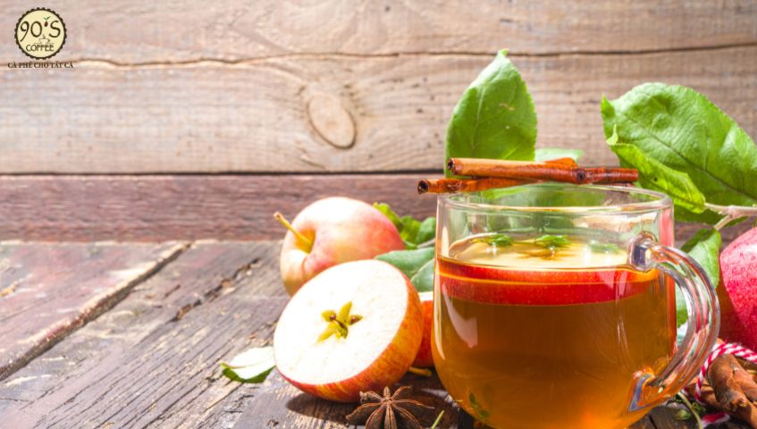 Trà táo quế nóng (Apple cinnamon tea)