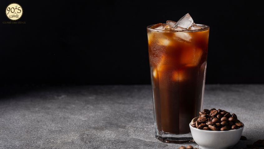 Iced Coffee dùng nước nóng để chiết xuất