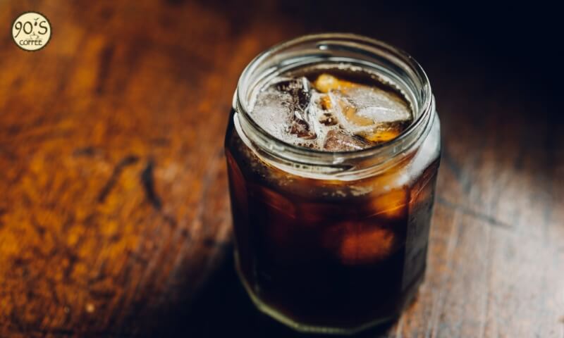 Các yếu tố ảnh hưởng đến thời gian bảo quản Cold Brew như: nhiệt độ, dụng cụ đựng,...